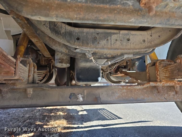 image for item DW3072 1998 International 4700 flatbed truck