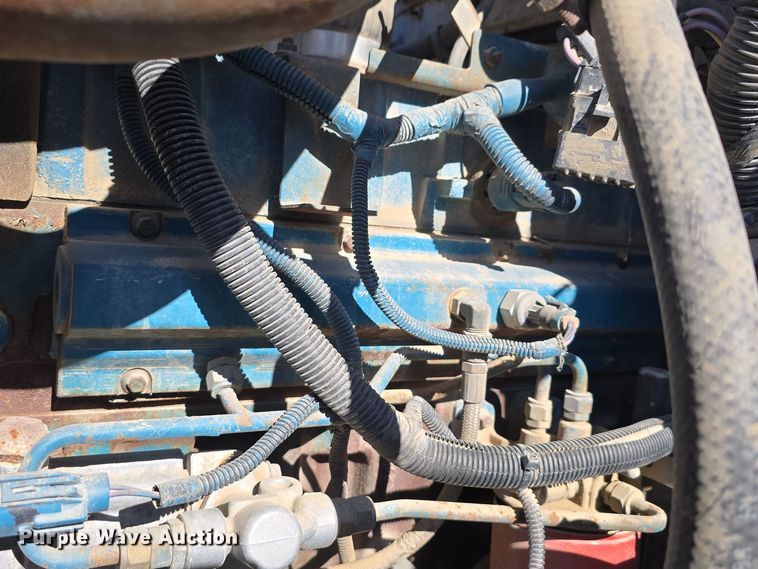 image for item DW3072 1998 International 4700 flatbed truck