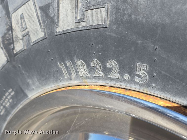 image for item DW3072 1998 International 4700 flatbed truck