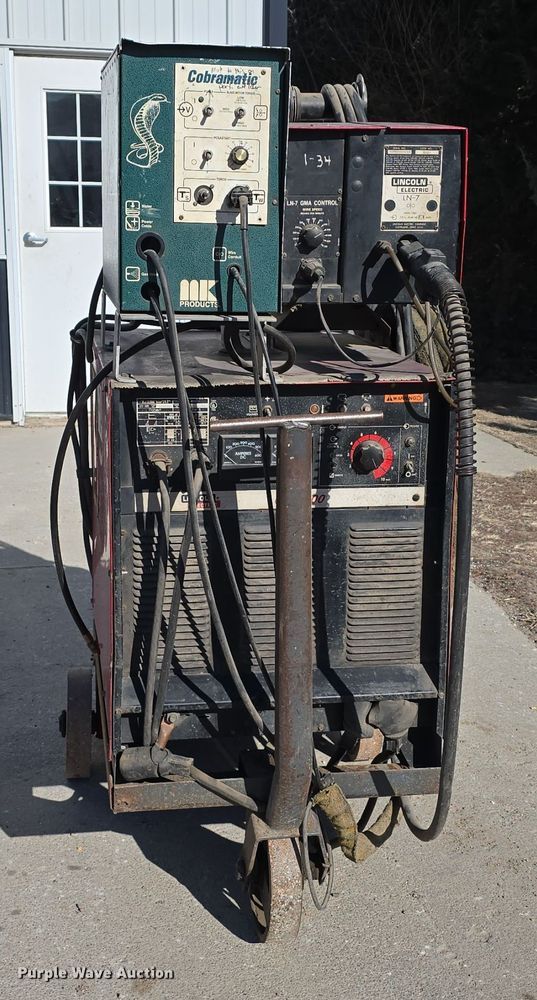 image for item DW3077 Lincoln Electric CV-400 welder