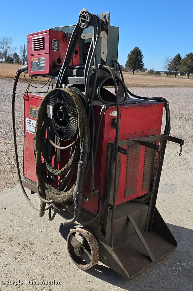 image for item DW3077 Lincoln Electric CV-400 welder