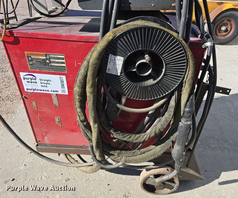 image for item DW3077 Lincoln Electric CV-400 welder