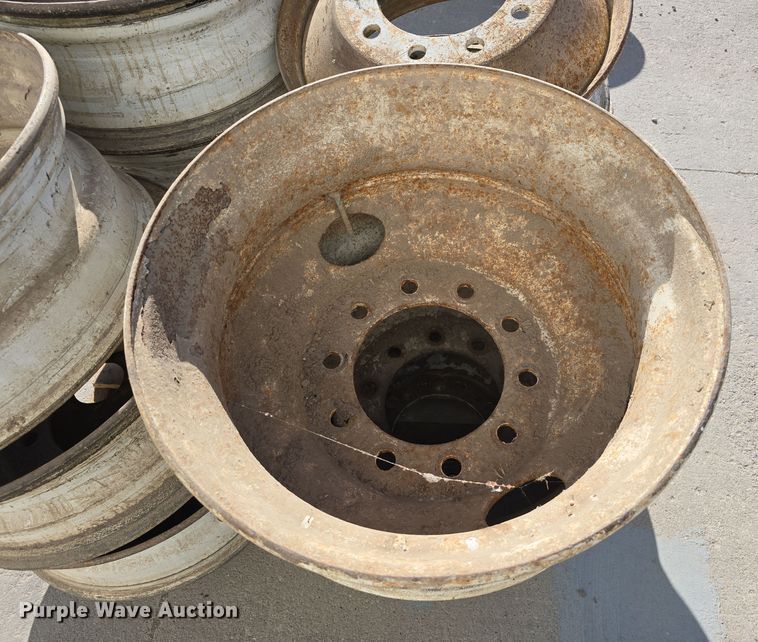 image for item DW3078 (15) R22.5 wheels