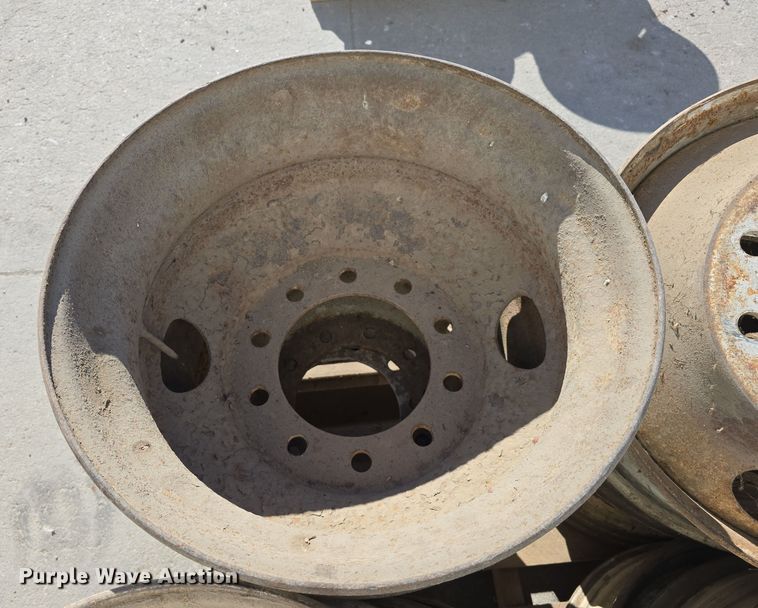 image for item DW3078 (15) R22.5 wheels