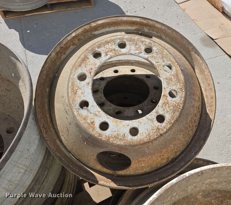 image for item DW3078 (15) R22.5 wheels