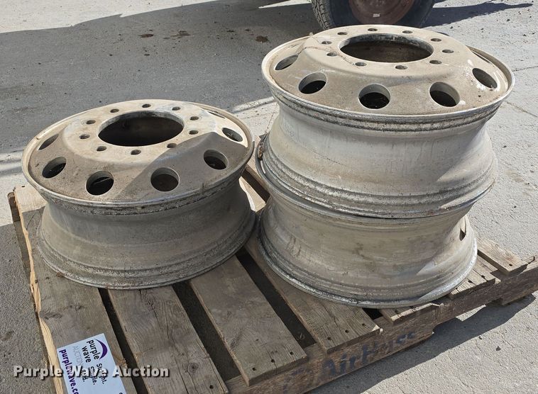 image for item DW3078 (15) R22.5 wheels