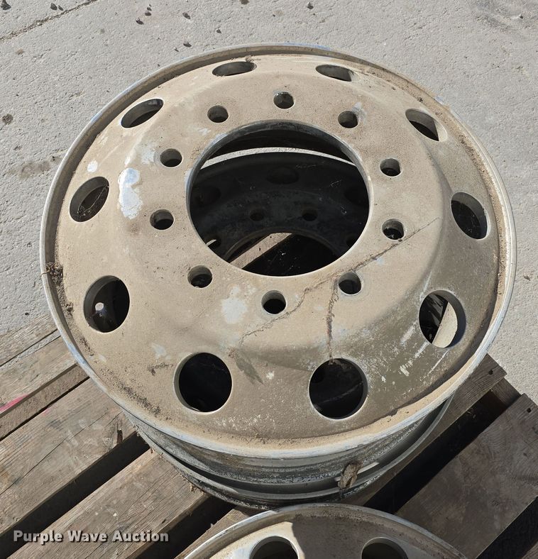 image for item DW3078 (15) R22.5 wheels