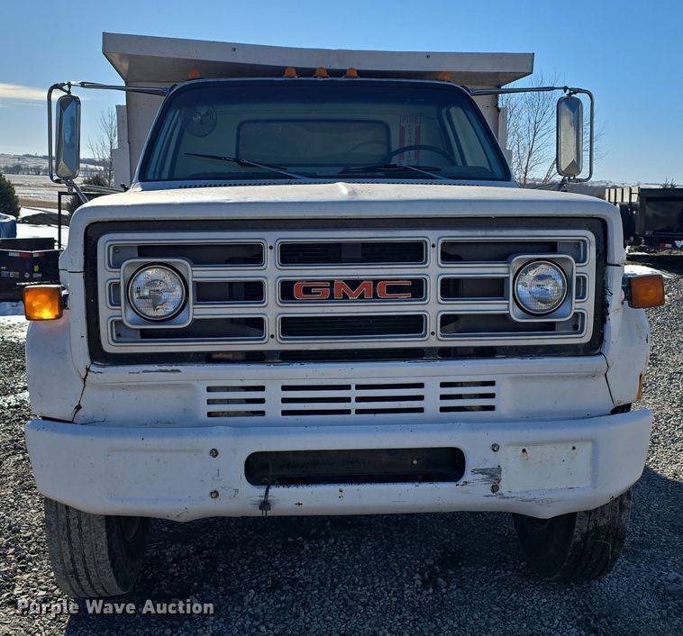 image for item DW3085 1989 GMC C6500 dump truck