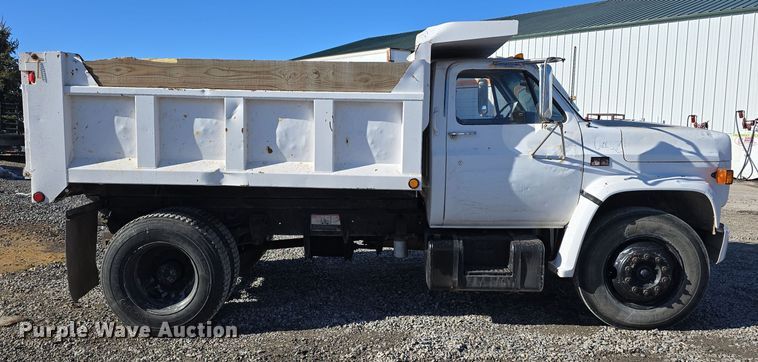 image for item DW3085 1989 GMC C6500 dump truck