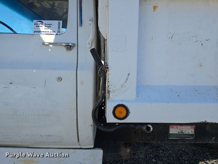 image for item DW3085 1989 GMC C6500 dump truck