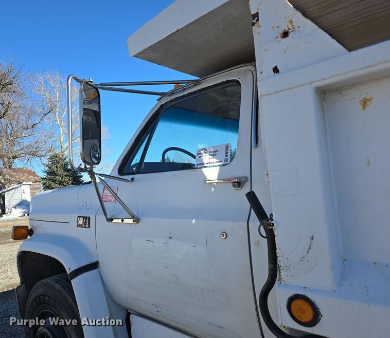 image for item DW3085 1989 GMC C6500 dump truck