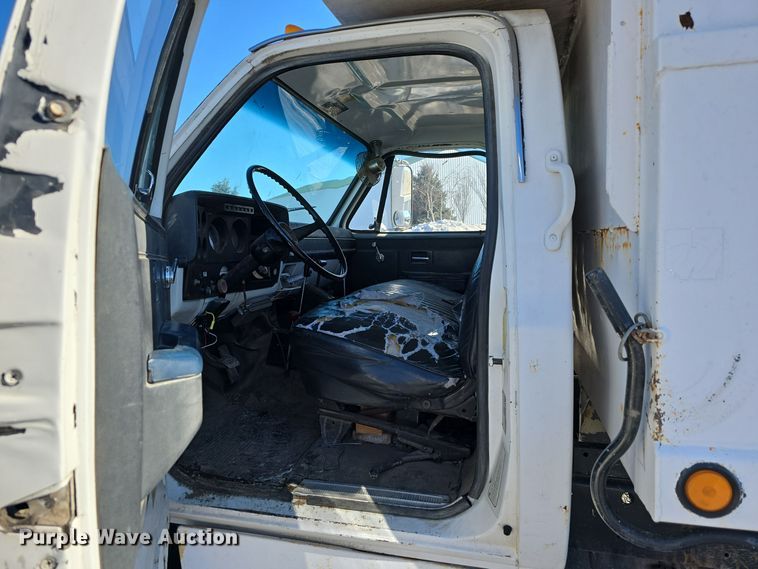 image for item DW3085 1989 GMC C6500 dump truck