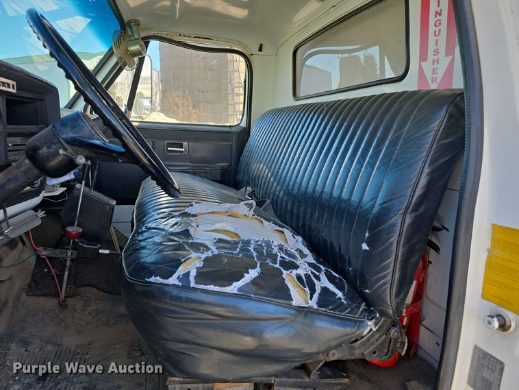 image for item DW3085 1989 GMC C6500 dump truck