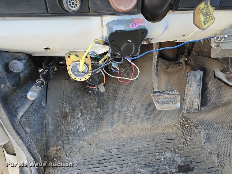 image for item DW3085 1989 GMC C6500 dump truck