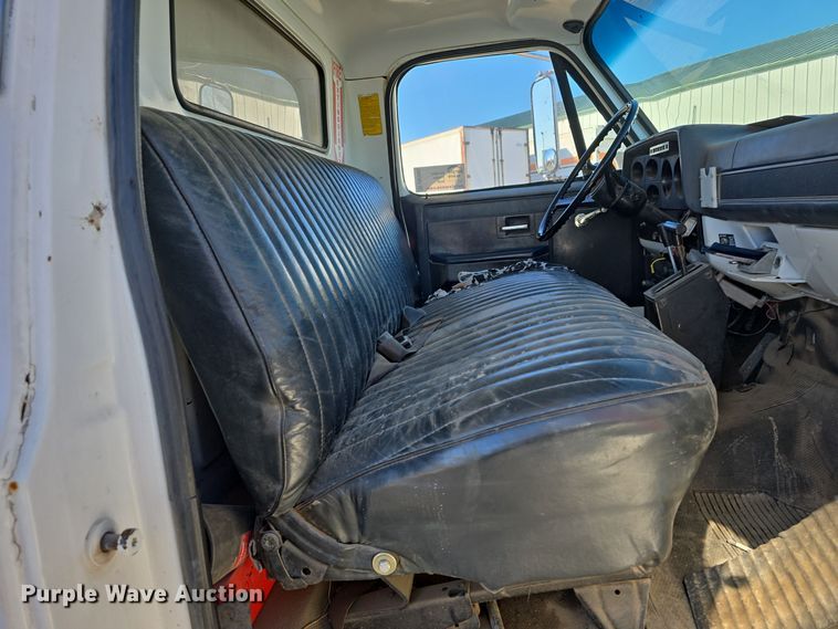 image for item DW3085 1989 GMC C6500 dump truck