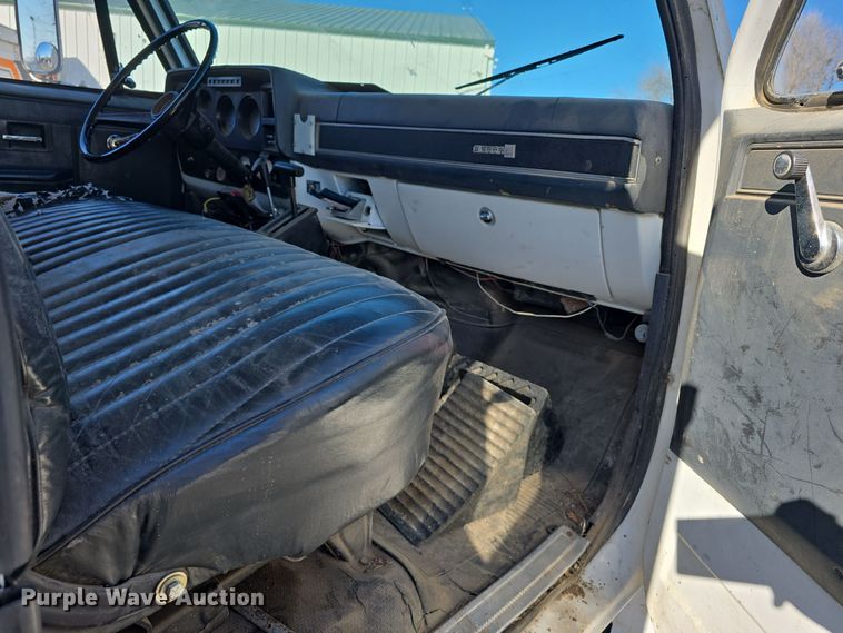 image for item DW3085 1989 GMC C6500 dump truck