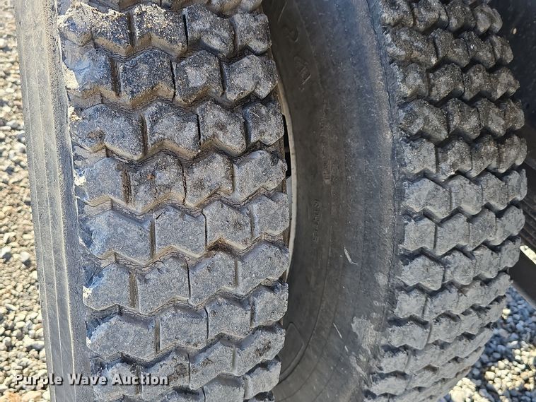 image for item DW3085 1989 GMC C6500 dump truck