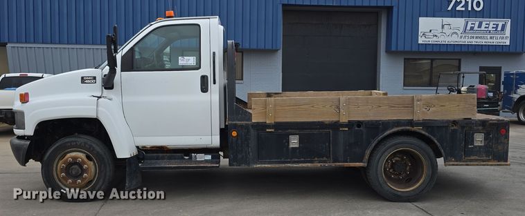 image for item DW3088 2008 GMC C4500 flatbed truck
