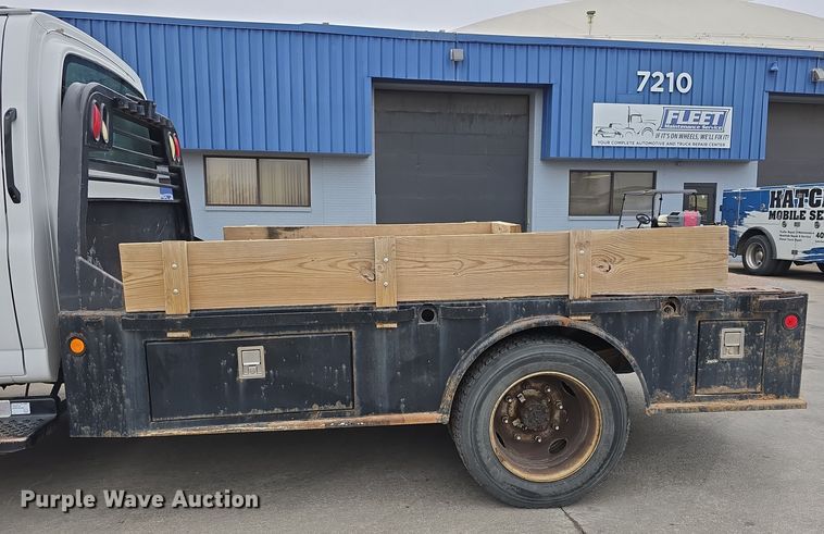 image for item DW3088 2008 GMC C4500 flatbed truck