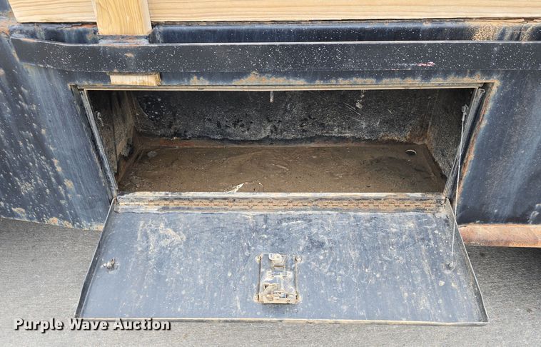 image for item DW3088 2008 GMC C4500 flatbed truck