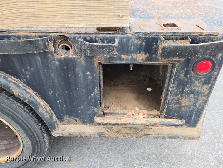 image for item DW3088 2008 GMC C4500 flatbed truck