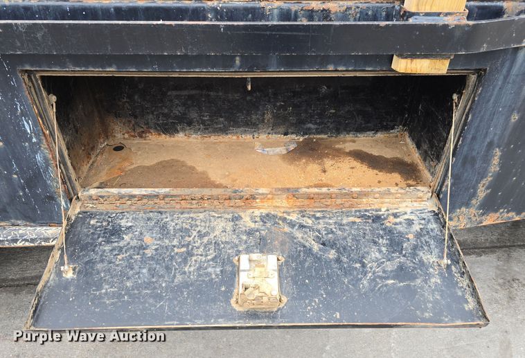 image for item DW3088 2008 GMC C4500 flatbed truck