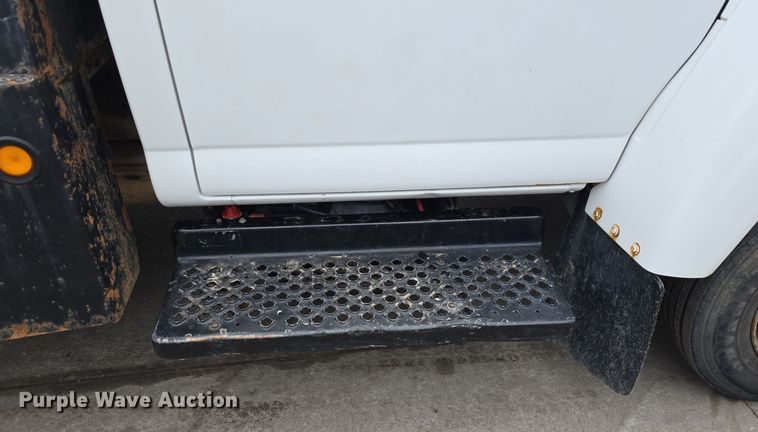 image for item DW3088 2008 GMC C4500 flatbed truck