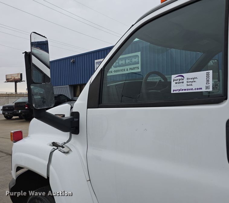 image for item DW3088 2008 GMC C4500 flatbed truck