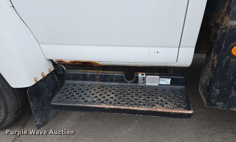 image for item DW3088 2008 GMC C4500 flatbed truck