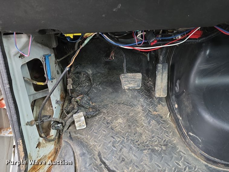 image for item DW3088 2008 GMC C4500 flatbed truck