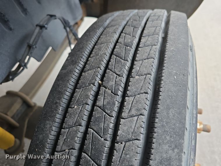 image for item DW3088 2008 GMC C4500 flatbed truck