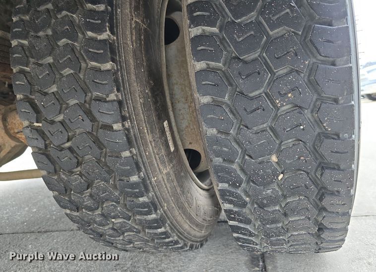 image for item DW3088 2008 GMC C4500 flatbed truck