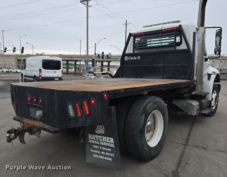 image for item DW3089 2013 International DuraStar 4300 flatbed truck