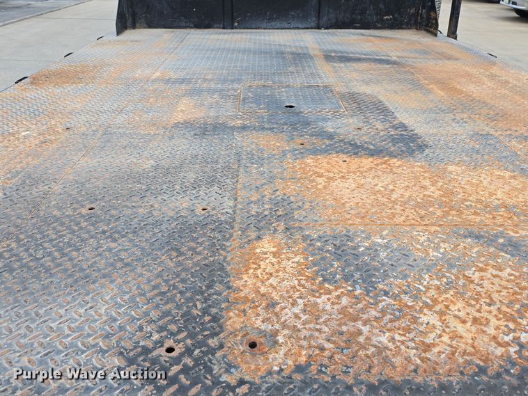 image for item DW3089 2013 International DuraStar 4300 flatbed truck