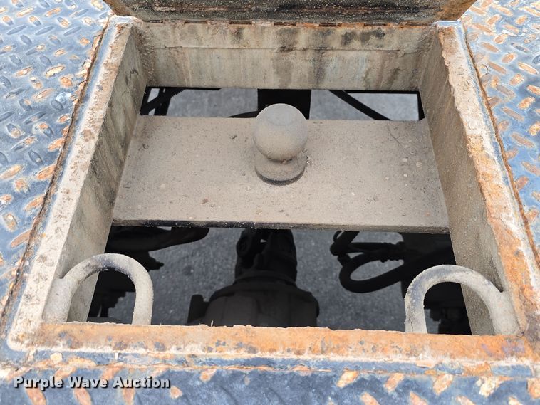 image for item DW3089 2013 International DuraStar 4300 flatbed truck