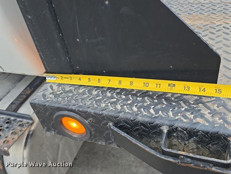 image for item DW3089 2013 International DuraStar 4300 flatbed truck