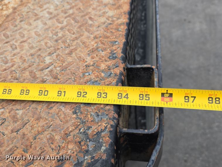 image for item DW3089 2013 International DuraStar 4300 flatbed truck