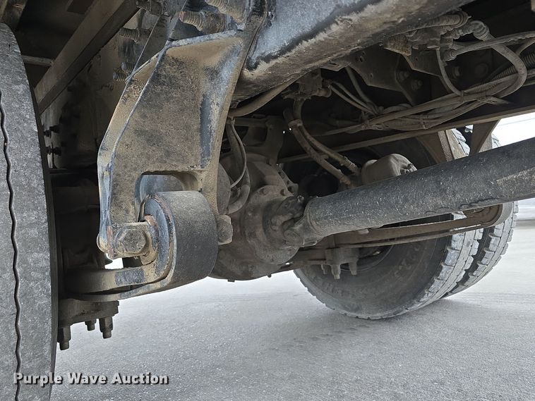 image for item DW3089 2013 International DuraStar 4300 flatbed truck