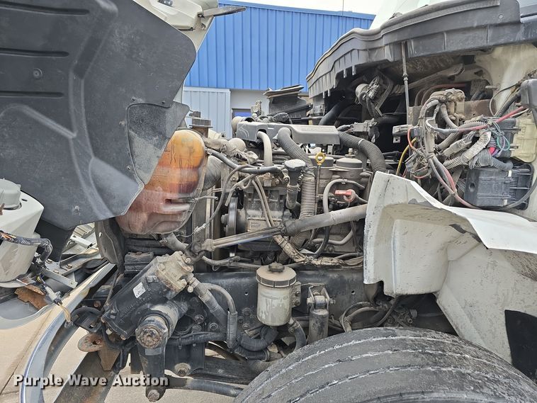 image for item DW3089 2013 International DuraStar 4300 flatbed truck