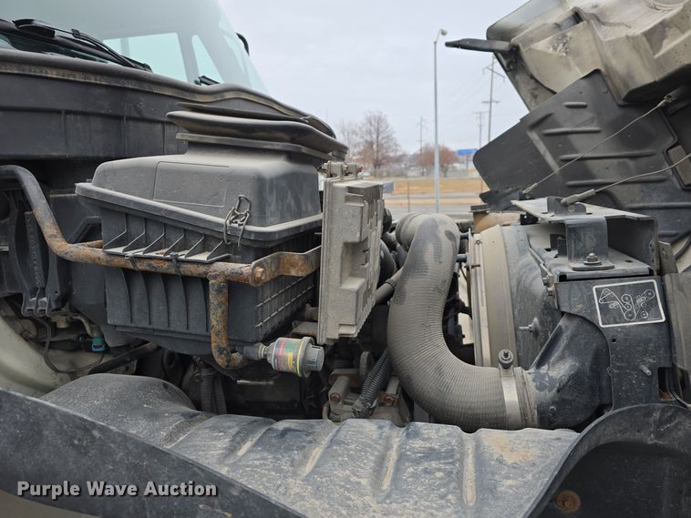 image for item DW3089 2013 International DuraStar 4300 flatbed truck