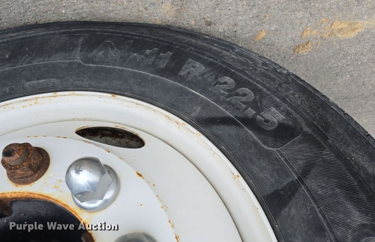 image for item DW3089 2013 International DuraStar 4300 flatbed truck