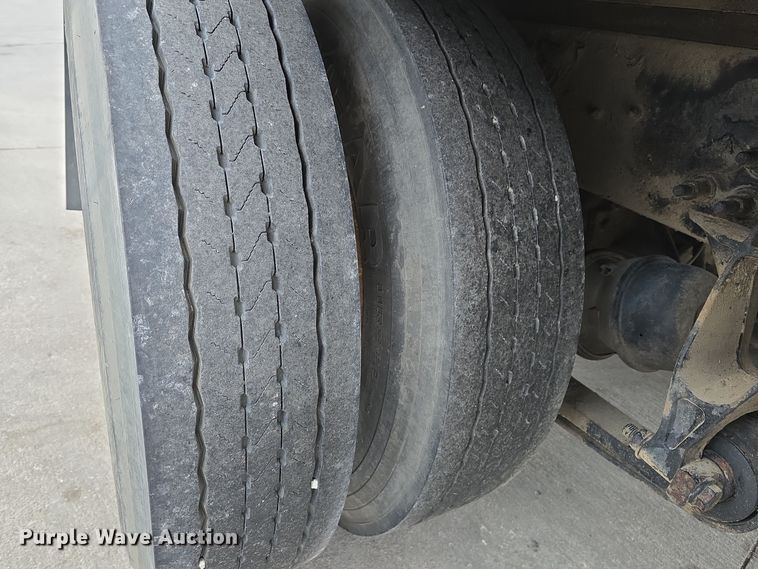 image for item DW3089 2013 International DuraStar 4300 flatbed truck