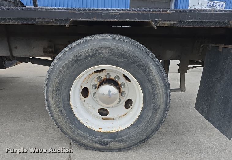 image for item DW3089 2013 International DuraStar 4300 flatbed truck