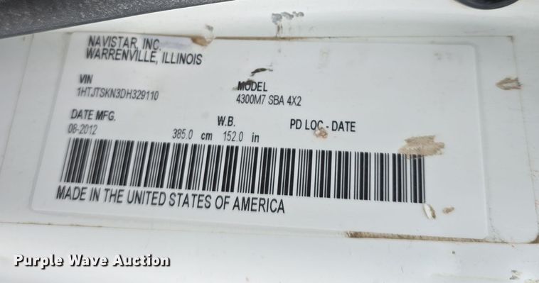 image for item DW3089 2013 International DuraStar 4300 flatbed truck