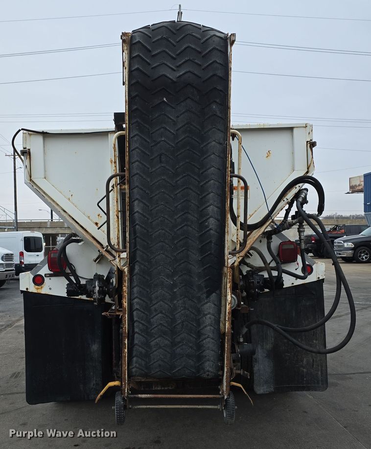 image for item DW3091 2000 Freightliner FL70 rock slinger truck