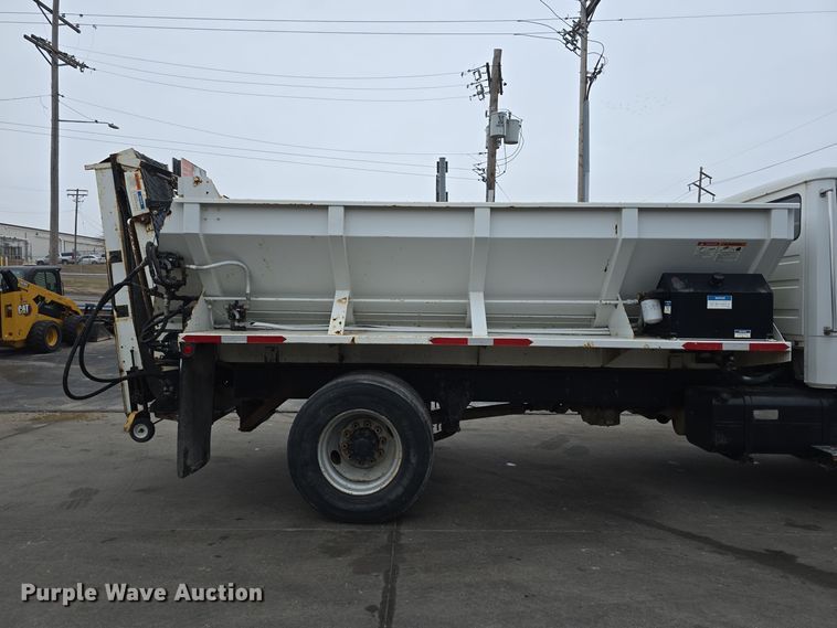 image for item DW3091 2000 Freightliner FL70 rock slinger truck