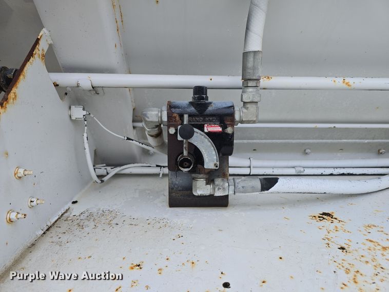 image for item DW3091 2000 Freightliner FL70 rock slinger truck