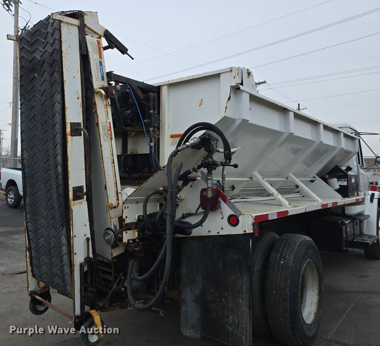 image for item DW3091 2000 Freightliner FL70 rock slinger truck