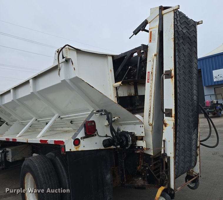 image for item DW3091 2000 Freightliner FL70 rock slinger truck