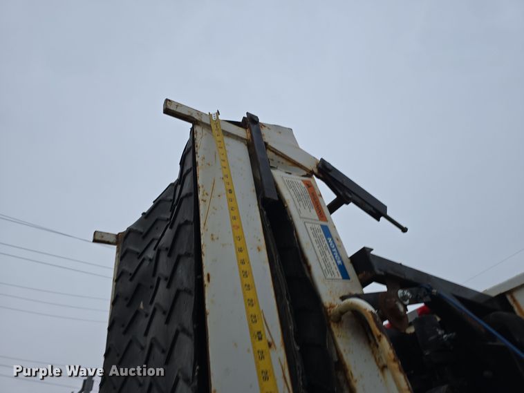 image for item DW3091 2000 Freightliner FL70 rock slinger truck